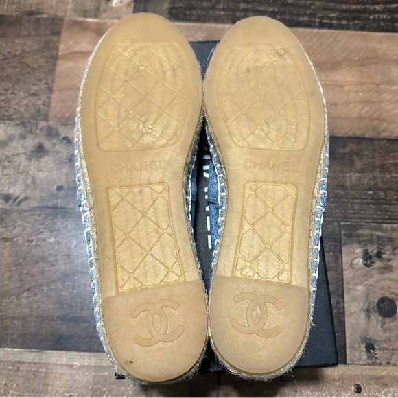 CHANEL Blue and Ivory Espadrilles with Iconic CC Sequin Logo - Picture 9 of 12